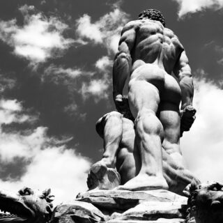 Hercules en Cacus 
#strong #muscles #stone #blackandwhite #BaccioBandinelli #PiazzadellaSignoria #Florence #Italy #summer2021